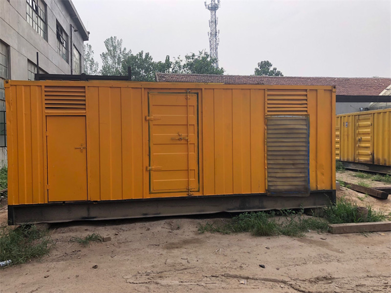 三亚发电机出租进行负载测试时，电瓶电量不足的具体判断标准是什么？